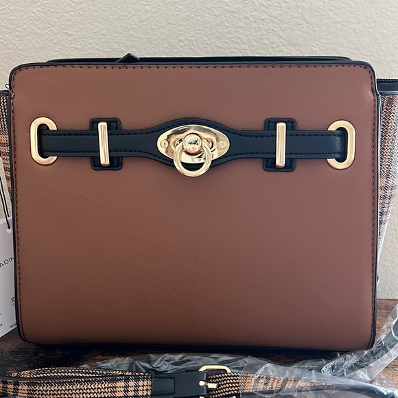 Adrienne Vittadini Wall Street Style Crossbody Purse - Picture 2 of 16